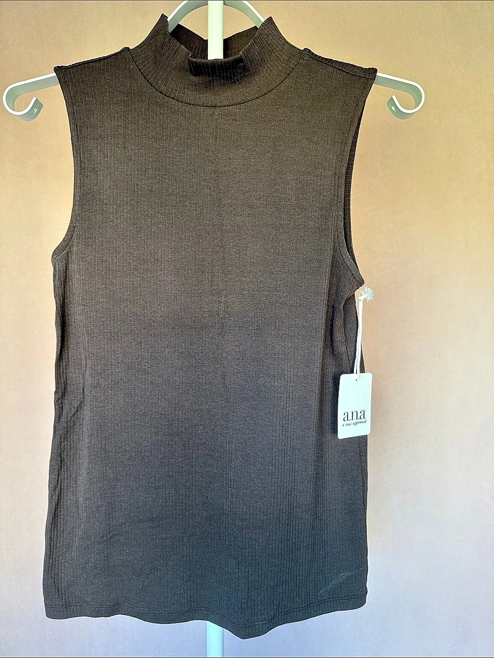 a.n.a Ribbed Mock Neck Tank in Brown Size Medium NWT